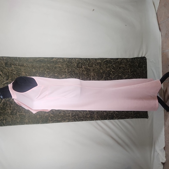 GOWN - Picture 2 of 9